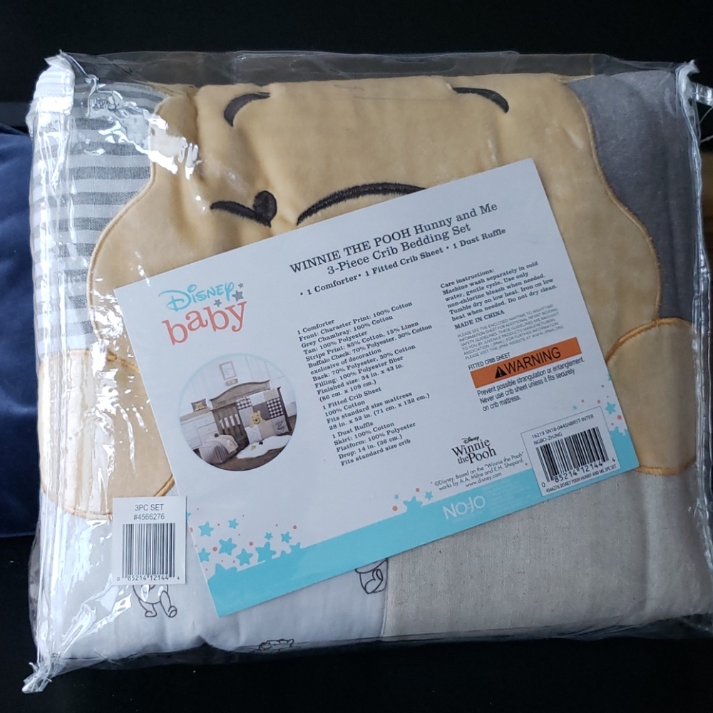 Crib bedding set